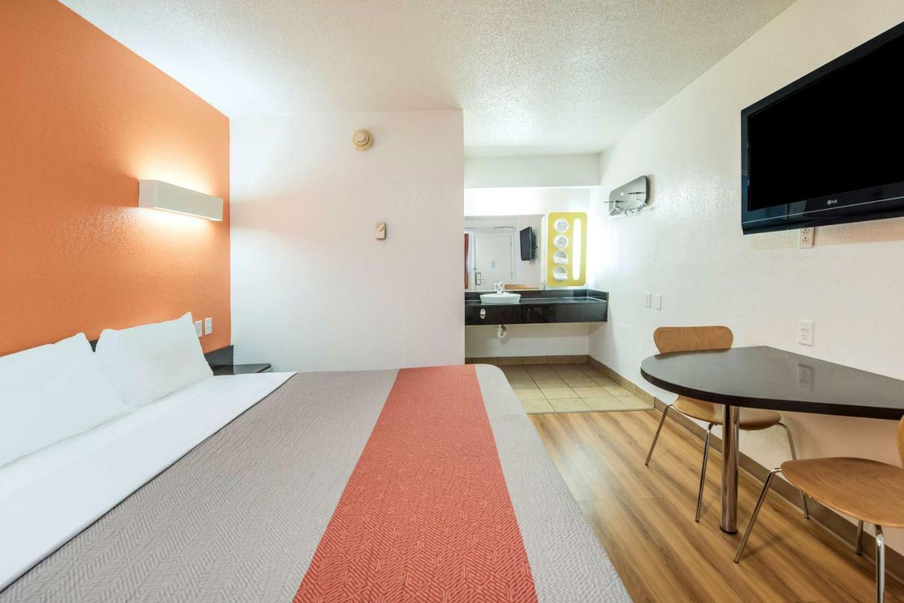 Hotel 6-columbus, Oh - Worthington