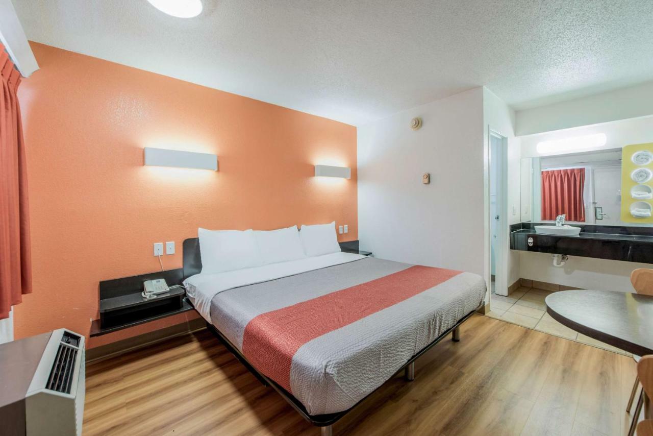 Hotel 6-columbus, Oh - Worthington